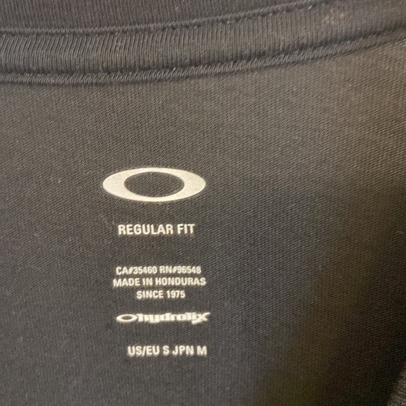 Oakley Men's Black Tee with Flag Logo - Picture 4 of 4